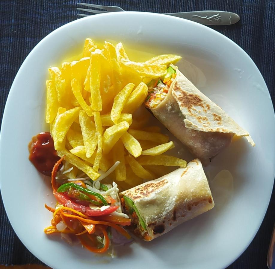 Mwamba Kelele Lodge Fort Portal 外观 照片