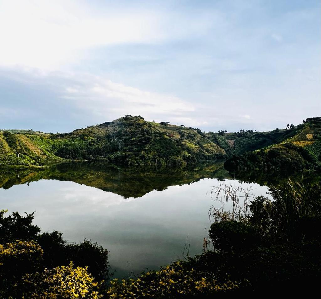 Mwamba Kelele Lodge Fort Portal 外观 照片