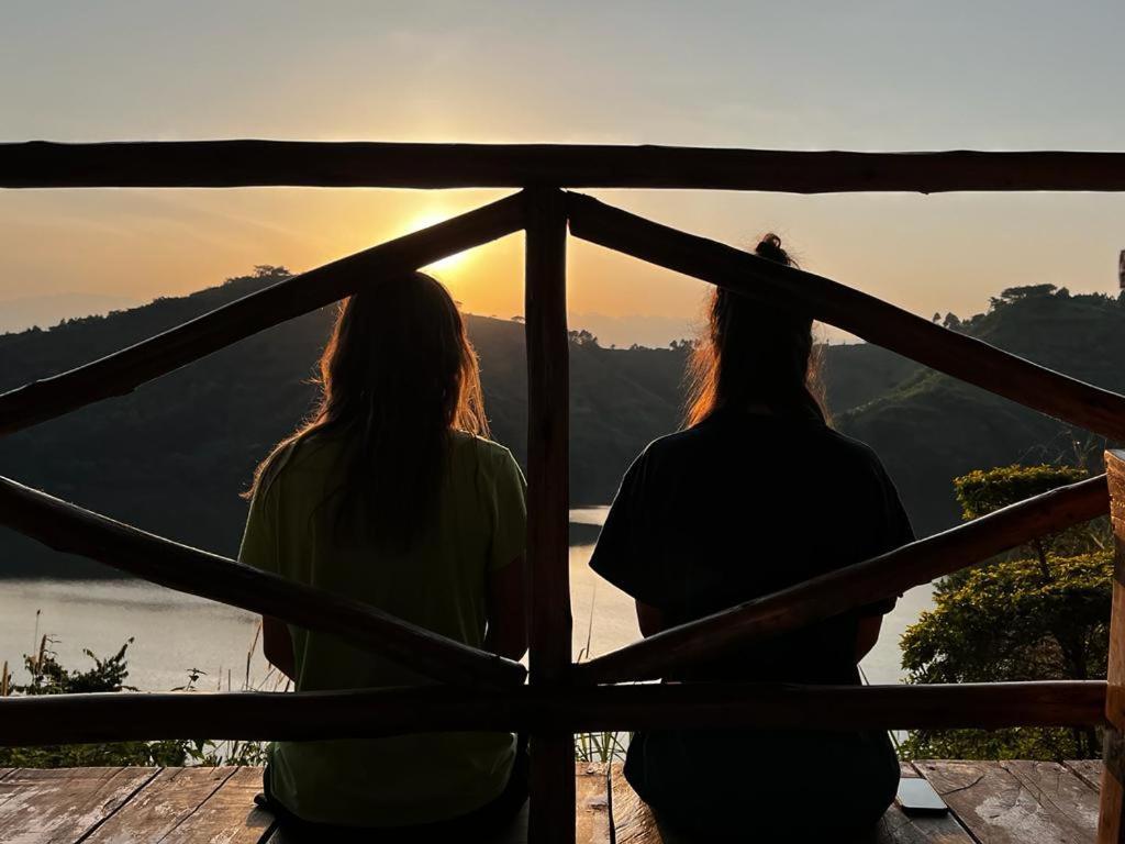 Mwamba Kelele Lodge Fort Portal 外观 照片